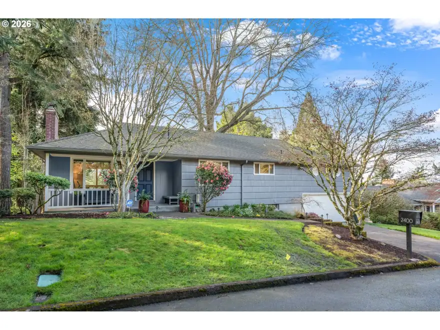 Home for sale at 2400 SW Richardson St, Portland, OR 97239