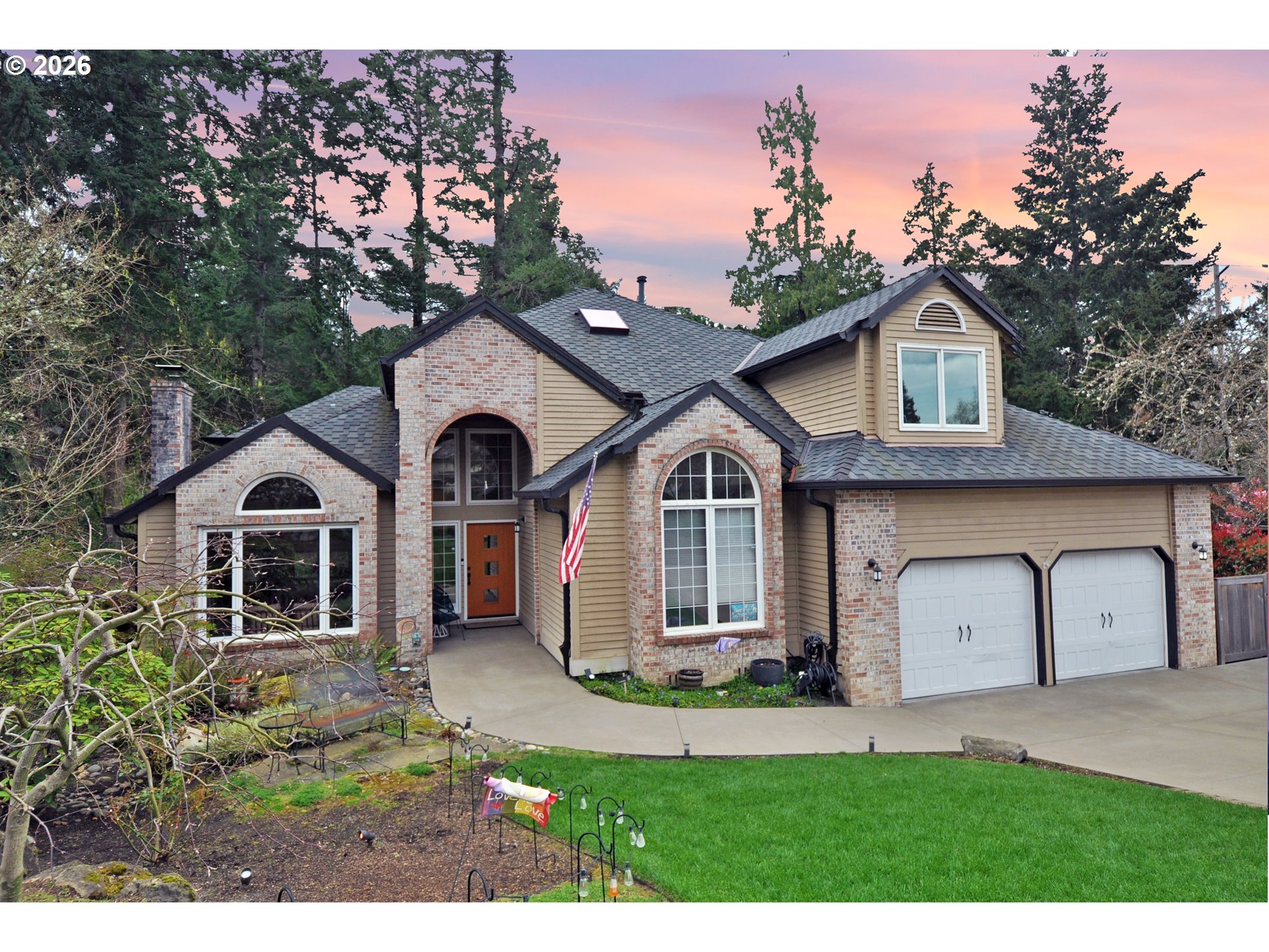 Home for sale at 6431 SW Dolph Dr, Portland, OR 97219