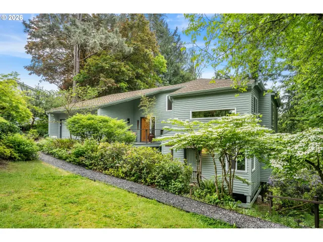 Home for sale at 14485 Rainbow Dr, Lake Oswego, OR 97035